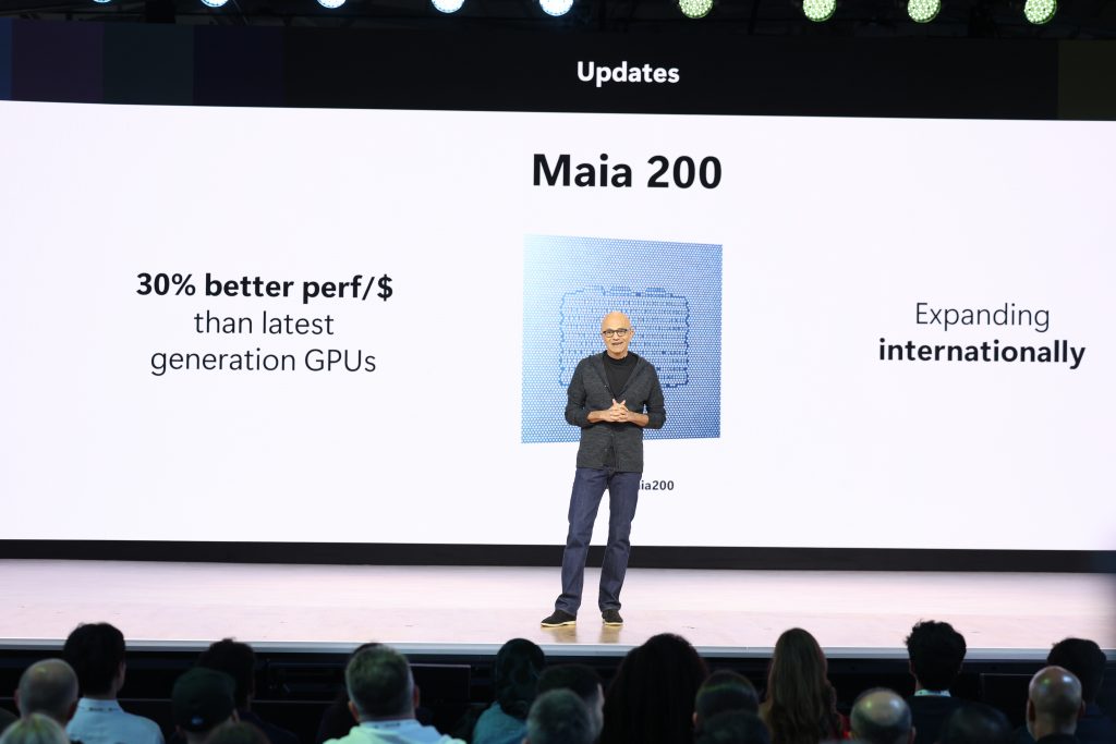 Satya Nadella 和 NVIDIA CEO Jensen Huang 在 Build 2026 上同台